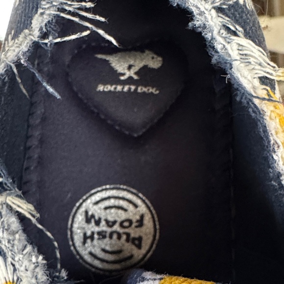 Rocket Dog Floral Denim Women Sneakers - Picture 2 of 8